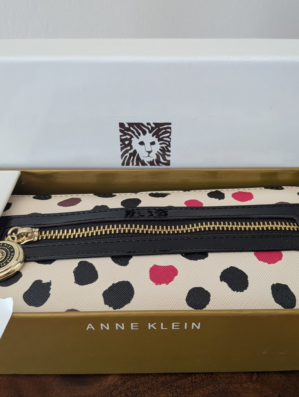 Anne Klein Pretty And Pink Cheetah Print Zip Close Wallet NWT And Box!